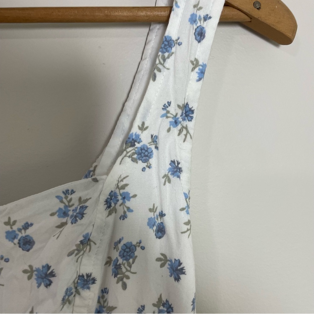[Hollister] White & Blue Floral Print Cottagecore Coquette Cropped Tank Top - Picture 3 of 9